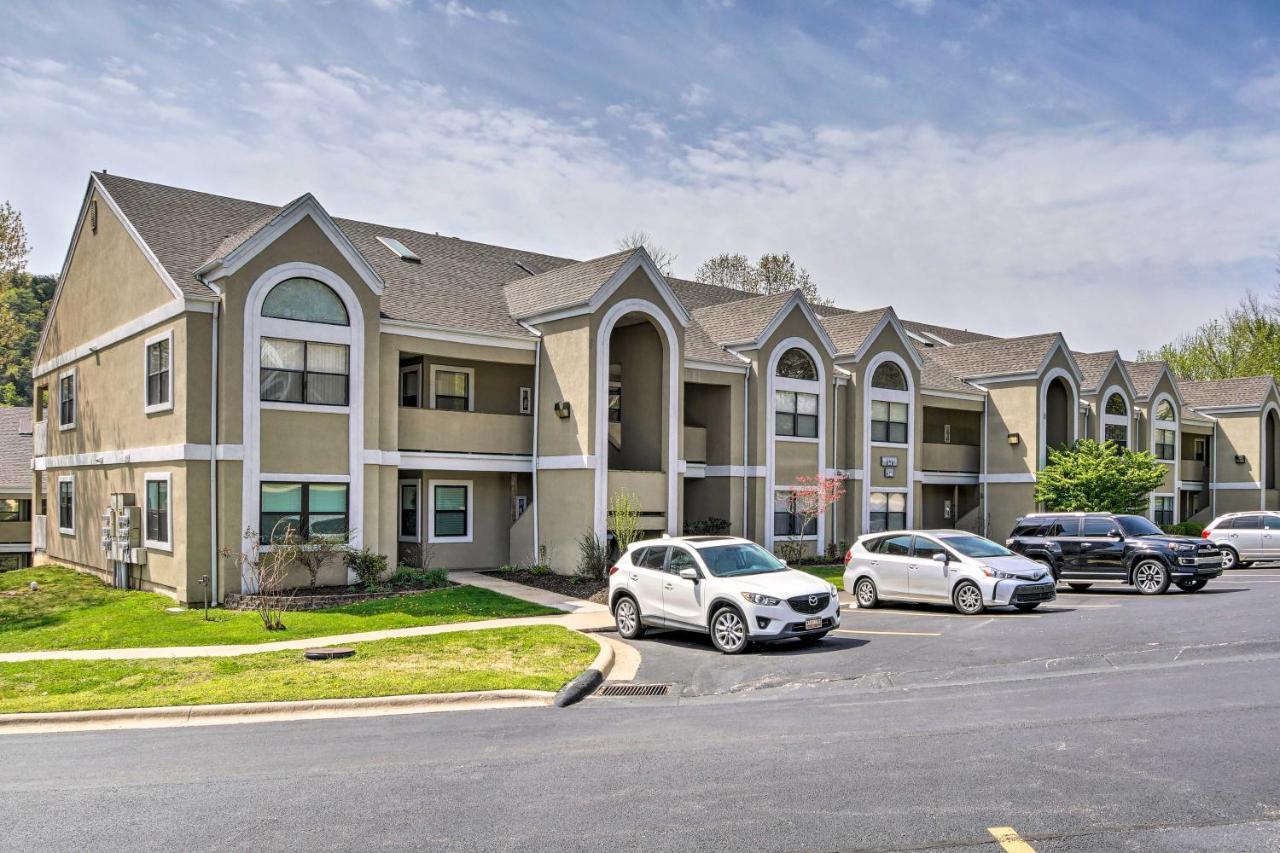 Lavish Branson Escape With Resort And Lake Access Exteriör bild