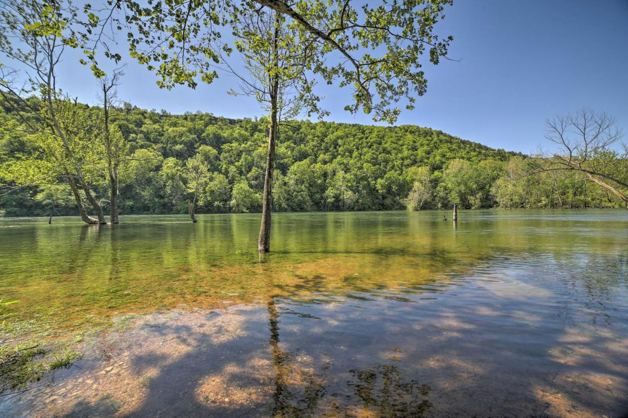 Lavish Branson Escape With Resort And Lake Access Exteriör bild