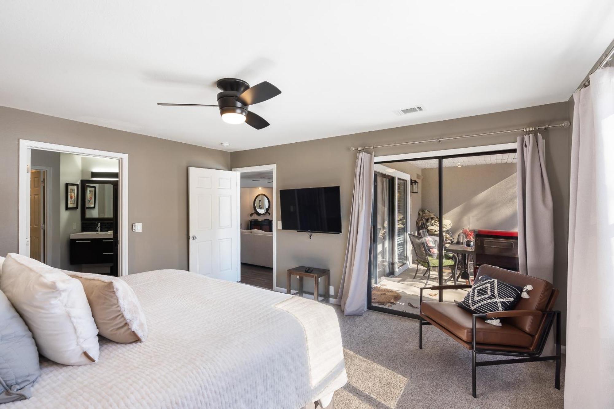 Lavish Branson Escape With Resort And Lake Access Exteriör bild